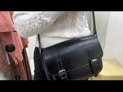 ❤️ Masturbasyon piblik nan jenn femèl FeralBerry ak yon gode nan sal la Fitting ❌ Videyo fuck nan ht.passiveincome1.ru ❌